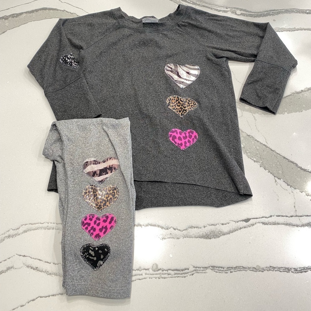 Random Hearts Matching Set Top and Leggings Size 5/6
